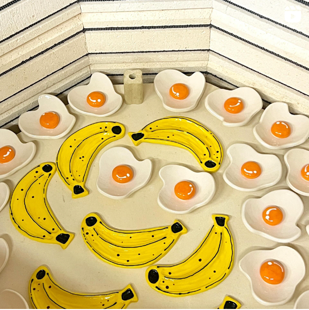 Ceramic Egg Ring Dish - The Crowd Went Wild