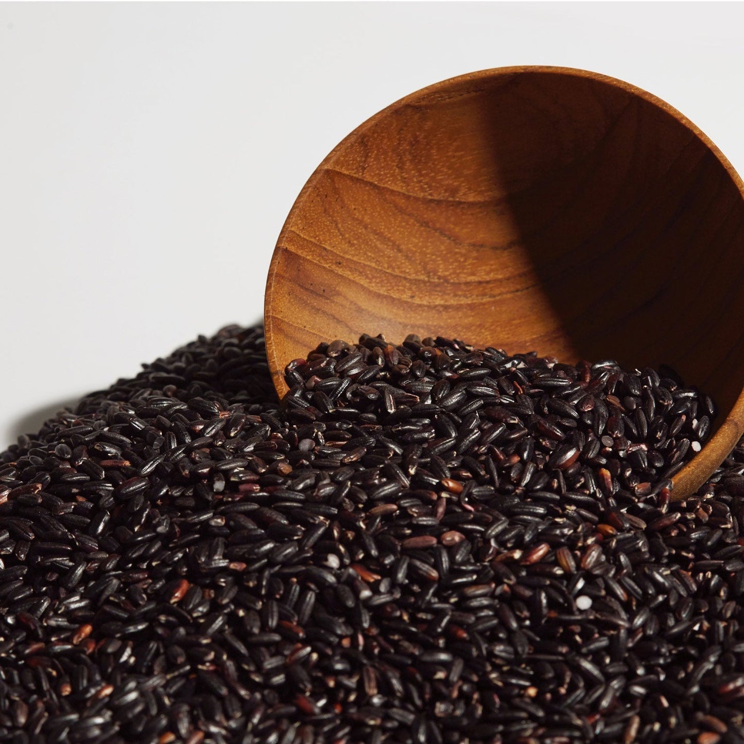 Black Rice Hyaluronic Anti-Wrinkle Serum - The Crowd Went Wild