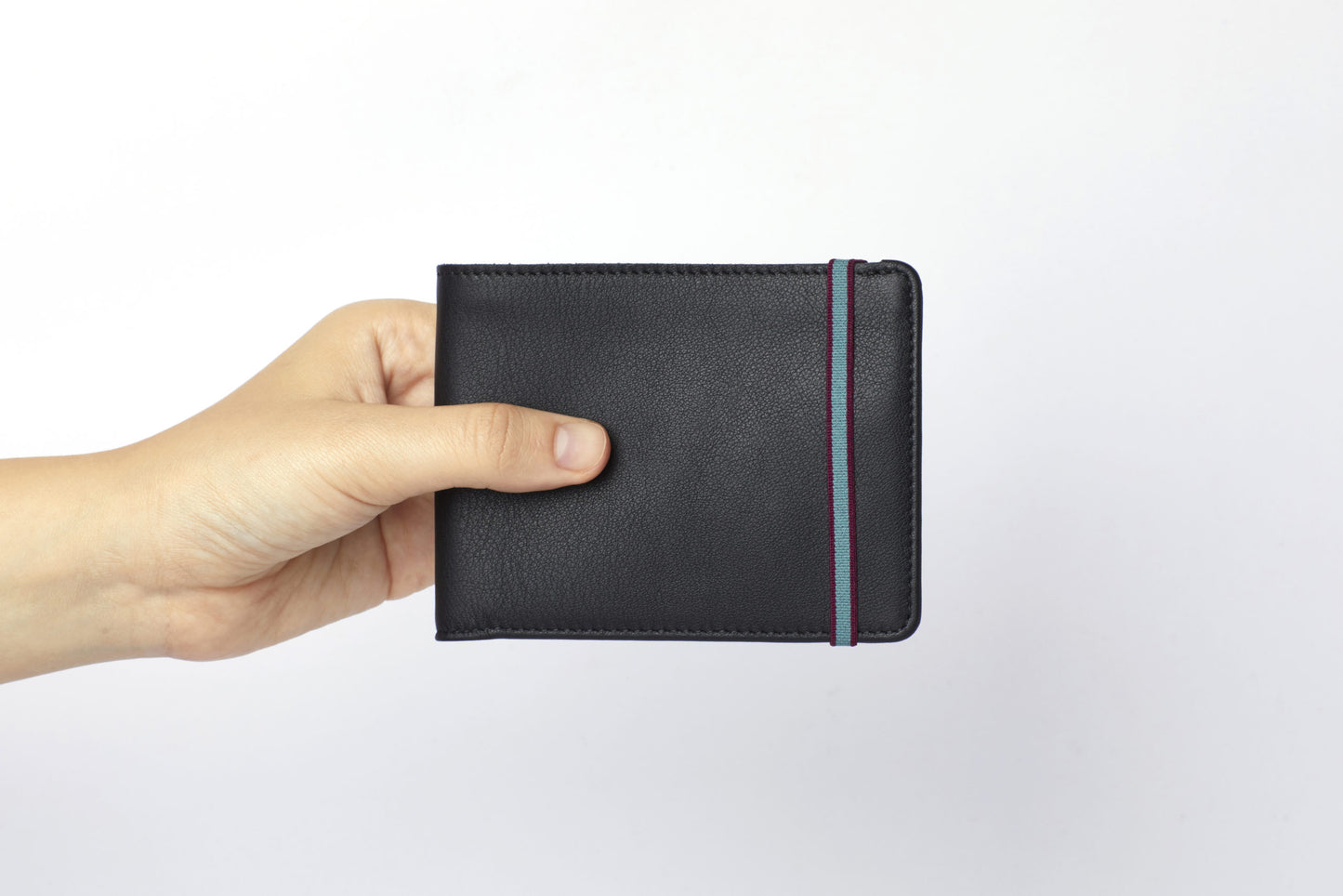 Black Minimalist Wallet - The Crowd Went Wild