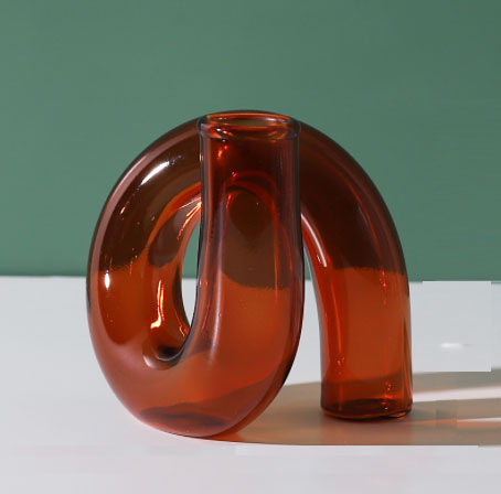 Wavy Vase in Amber - The Crowd Went Wild