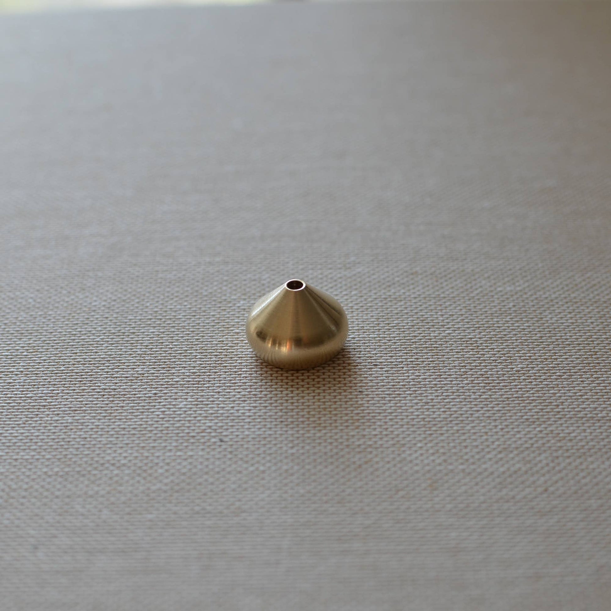 [Burning Ritual] Brass WaterDrop Shape Incense Holder Medium - The Crowd Went Wild