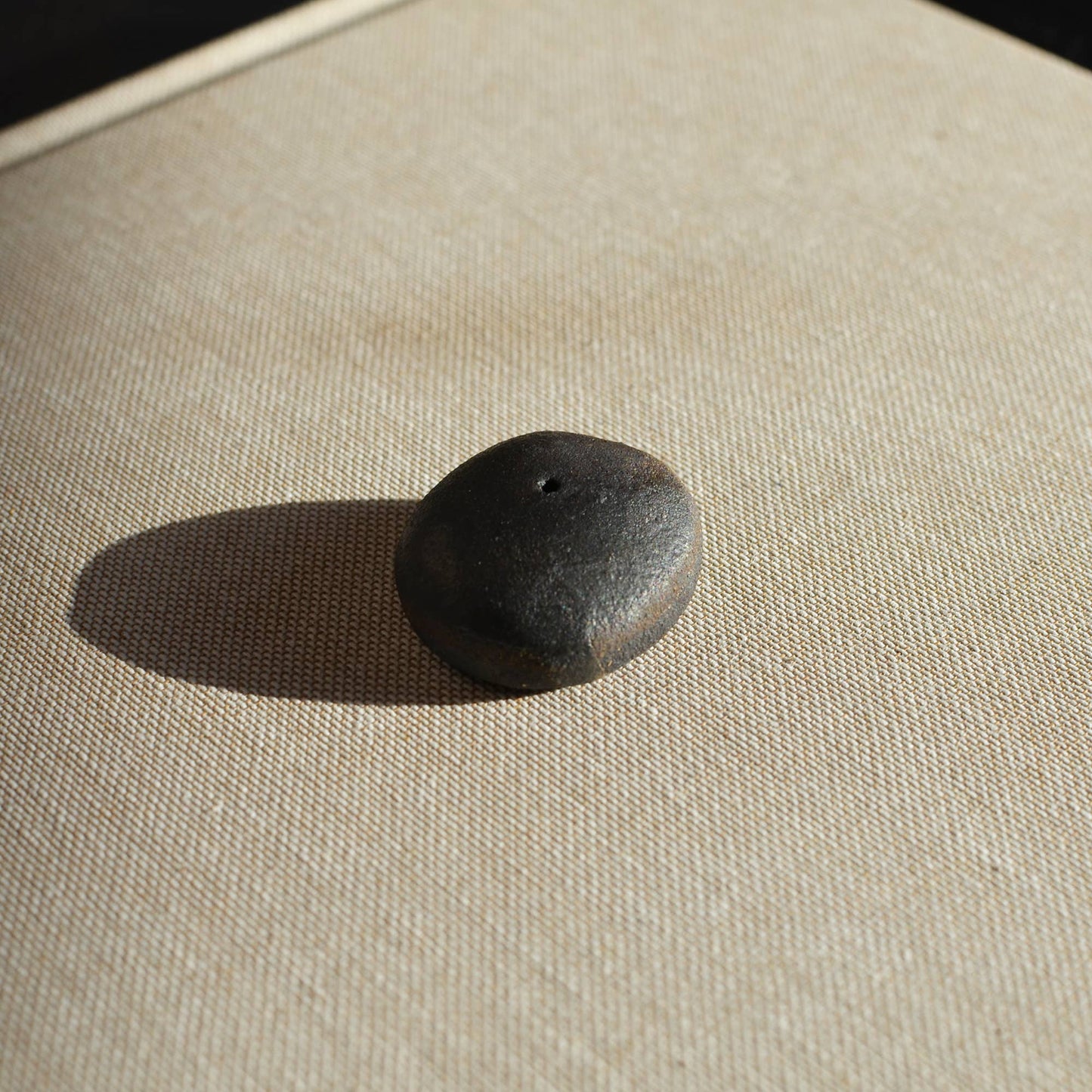 [Burning Ritual] Raw Black Clay Pebble Incense Holder - The Crowd Went Wild