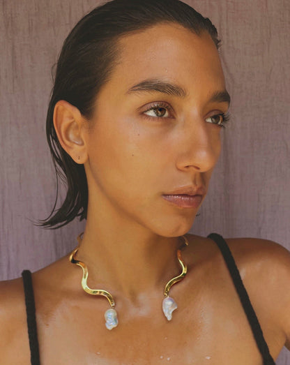 Gold Squiggle Pearl Necklace - The Crowd Went Wild